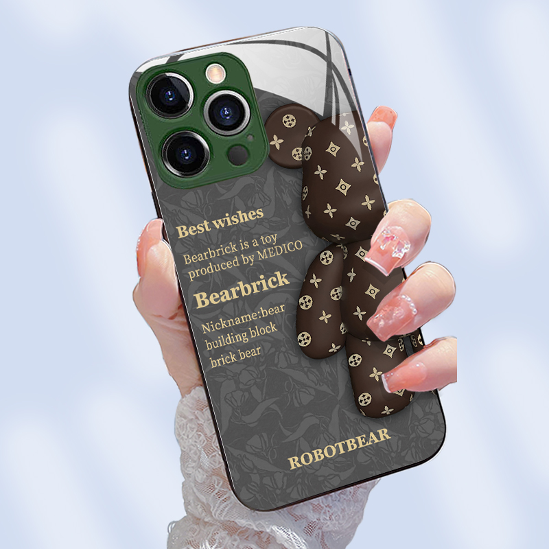 米梵纳金属漆直边手机壳：网红潮牌熊，是颜值担当还是实力派？