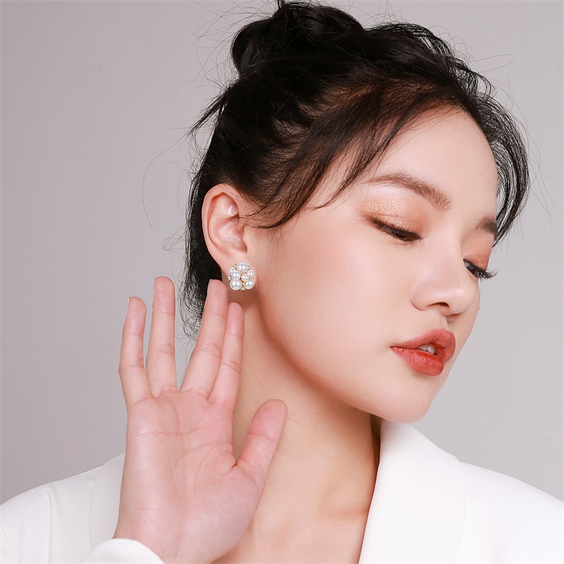 Qlady 珍珠耳钉：小众设计感与养耳洞的完美平衡，我的真实佩戴体验