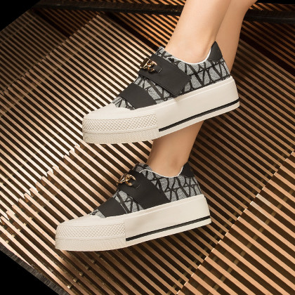 救命！这双CDF板鞋也太好穿了吧！厚底拼色，秋冬百搭王炸💥