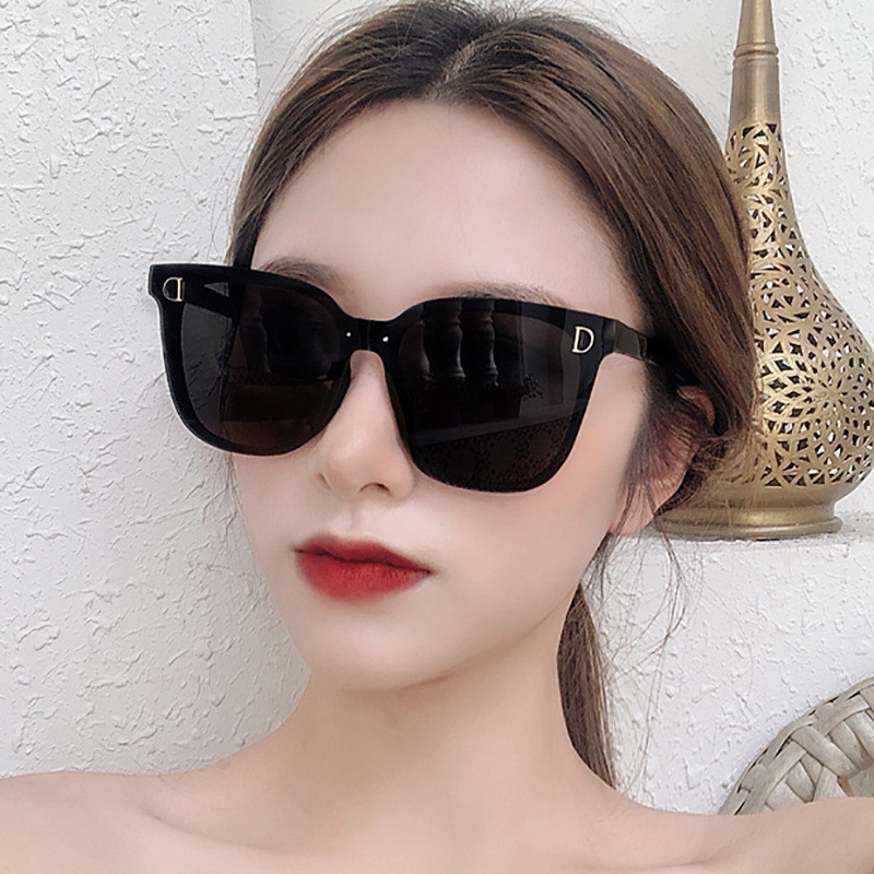 戴上傲龙AORON墨镜，我差点以为自己是明星——结果被朋友吐槽像‘开车的大妈’