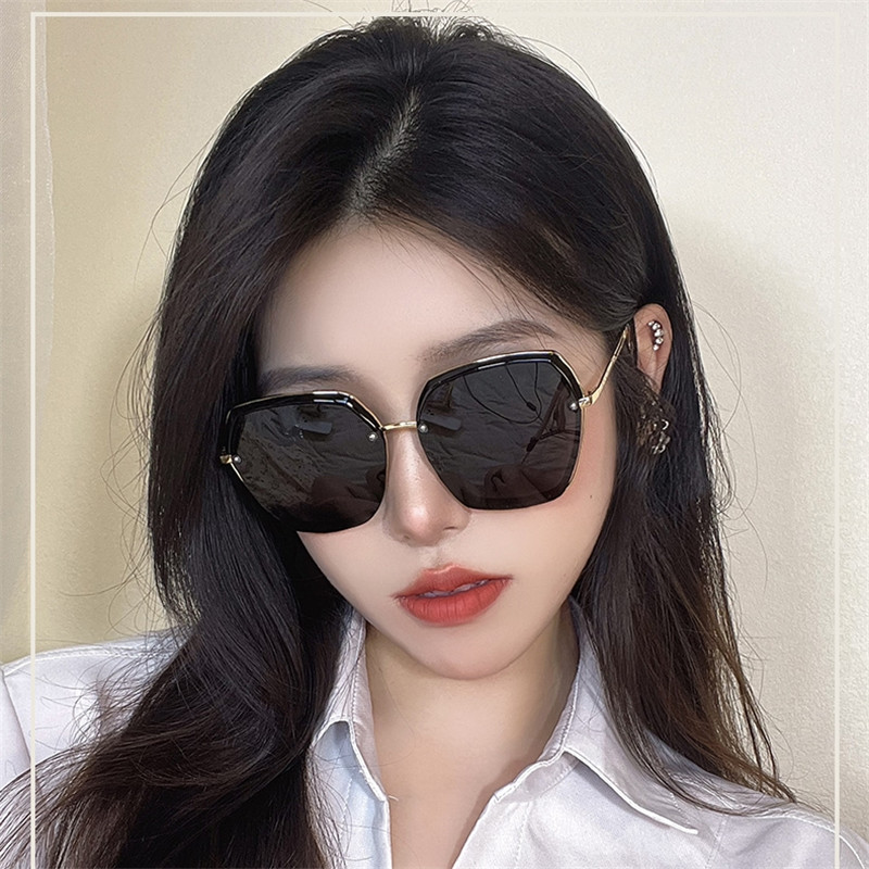 街拍必备！傲龙AORON太阳镜，显瘦不挑人，防紫外线还能凹造型！