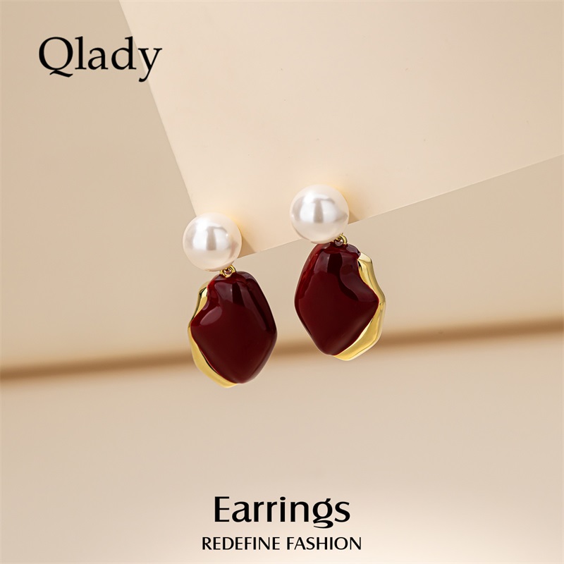 自律思考者的新年耳饰体验：Qlady红色仿珍珠耳钉，高级感爆款真的值得吗？