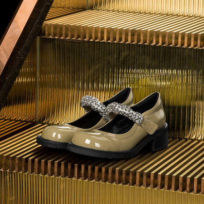 CDF秋冬复古玛丽珍鞋，真皮水钻粗跟，优雅与舒适并存！