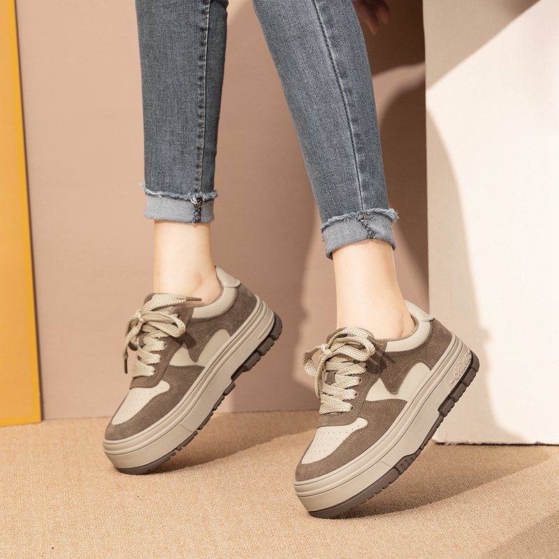 沙驰厚底德训鞋：复古学院风，踩出我的舒适圈