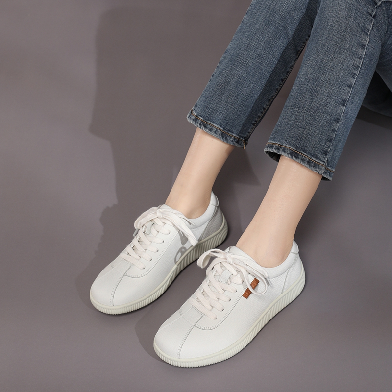 沙驰小白鞋：德训鞋的优雅变身，舒适与颜值并存