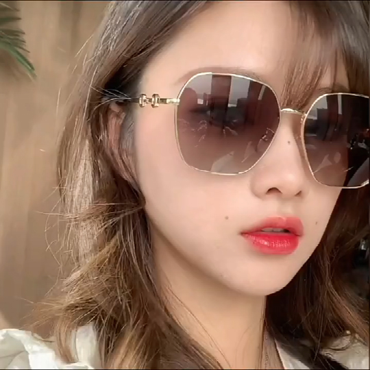 美艾伦马衔扣太阳镜：369元买来的不只是瘦脸，还有我的自省时刻