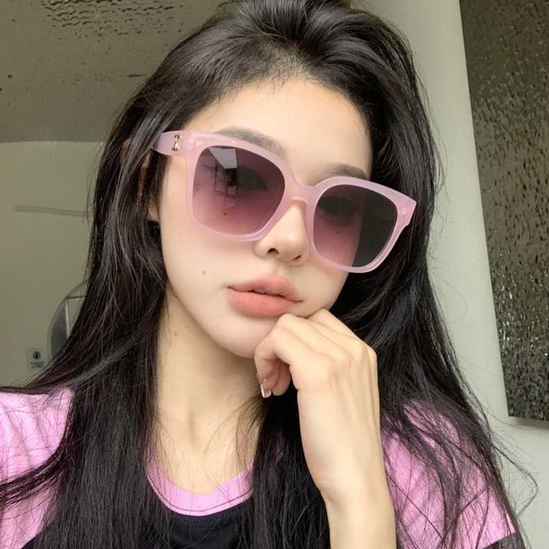 美艾伦大框方框墨镜实测：是瘦脸神器还是智商税？