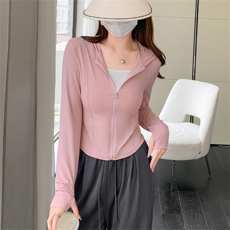 六月玫瑰冰丝外套测评：透气清爽，但细节决定成败