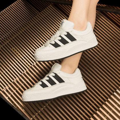 CDF新款厚底板鞋，这双鞋让我走路带风！