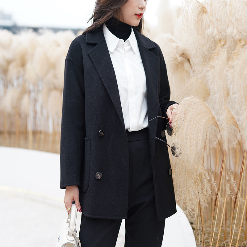 花三千块买件短款羊绒大衣，我是不是疯了？