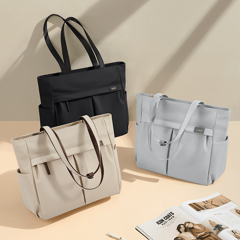 救命！我竟然背着高尔夫包去上班，同事都笑疯了！