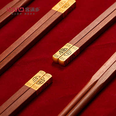 客满多红木筷子，是餐具还是艺术品？