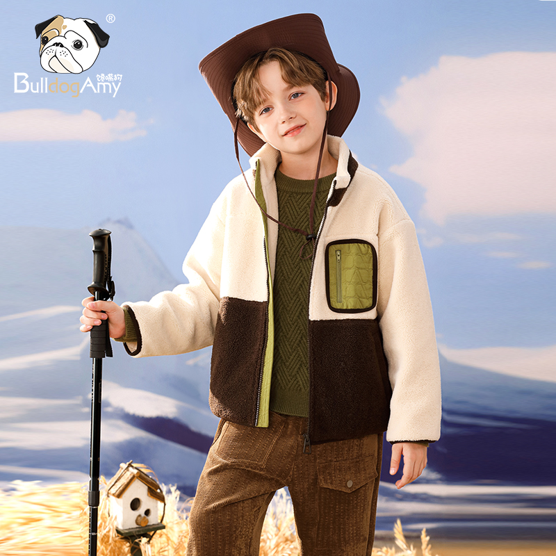 冬日暖萌小绅士：馋嘴狗BulldogAmy男童毛绒夹棉外套体验记