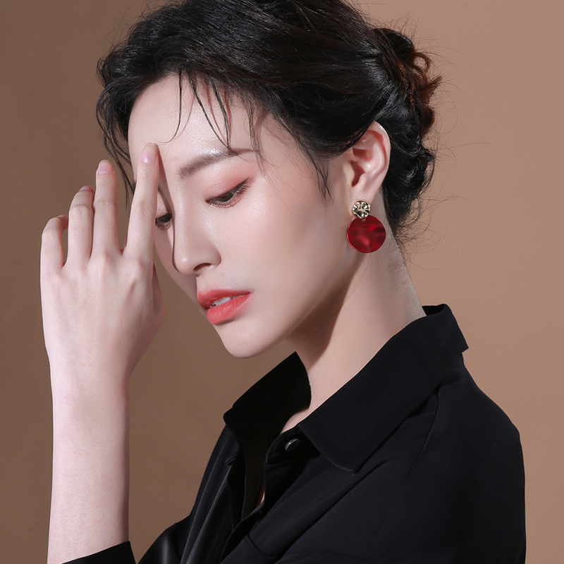 新年必入！Qlady红色氛围耳饰，小众设计感高级感爆棚，925纯银耳钉，新年氛围感拉满！
