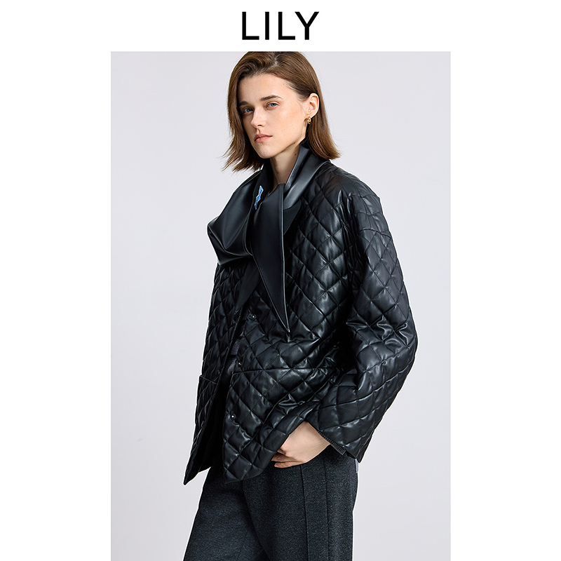 LILY复古羽绒服测评：穿上它，我成了行走的菱格艺术品