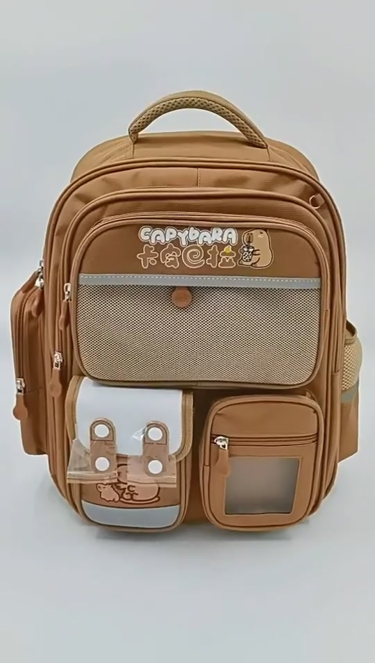 梦寰卡皮巴拉书包：可爱与实用并存，但细节还需打磨