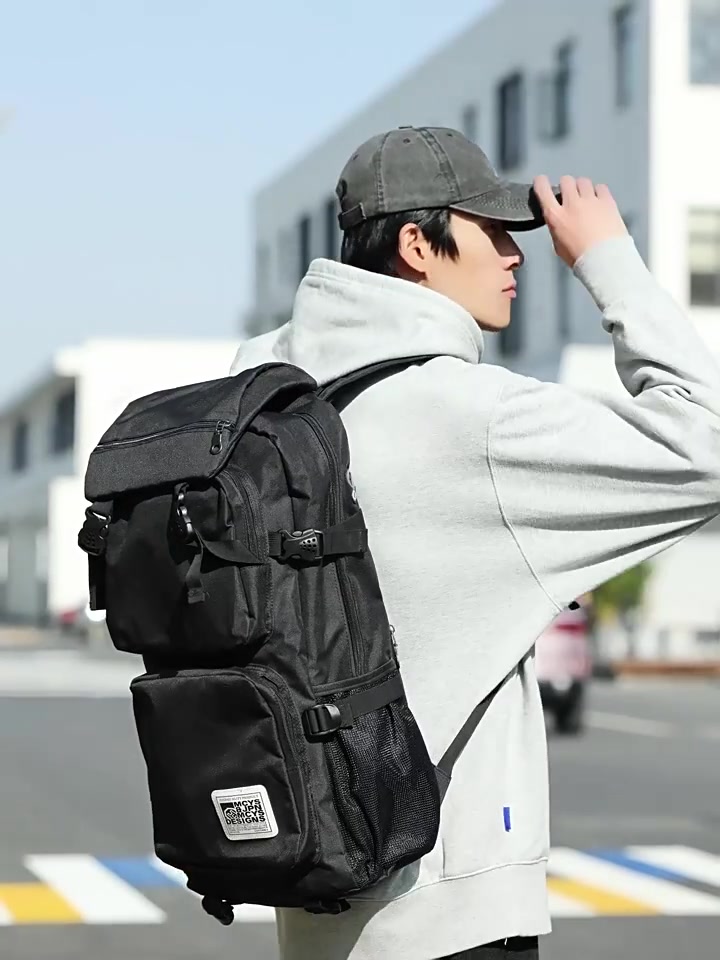 姐妹们！这个登山包让我成了户外界的时尚icon！