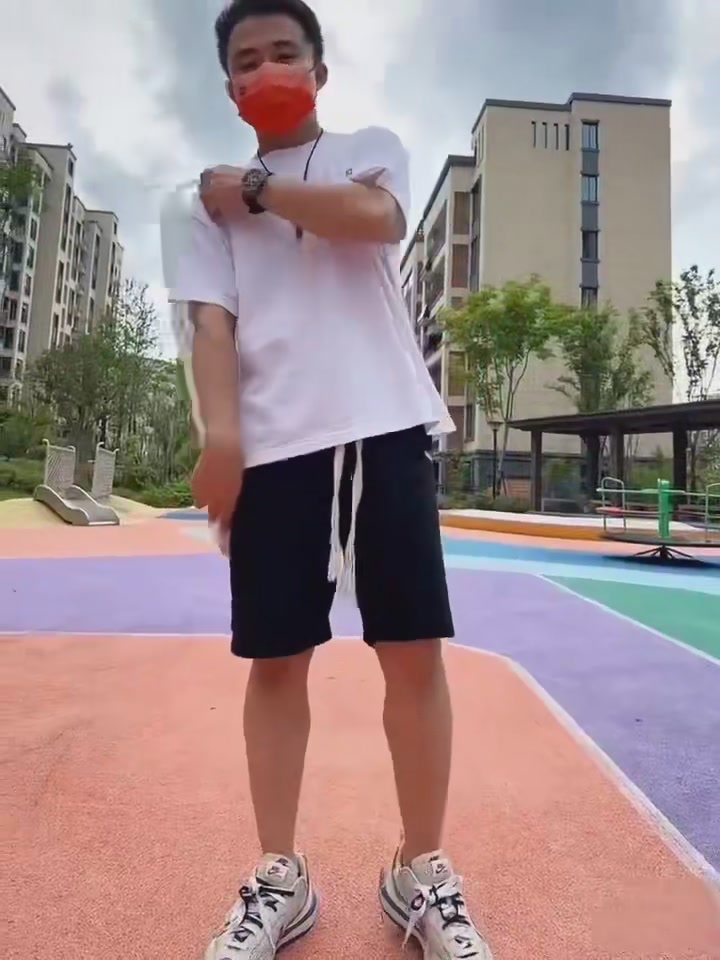 川崎流星拍：轻如鸿毛，颜值爆表，但真的能打吗？