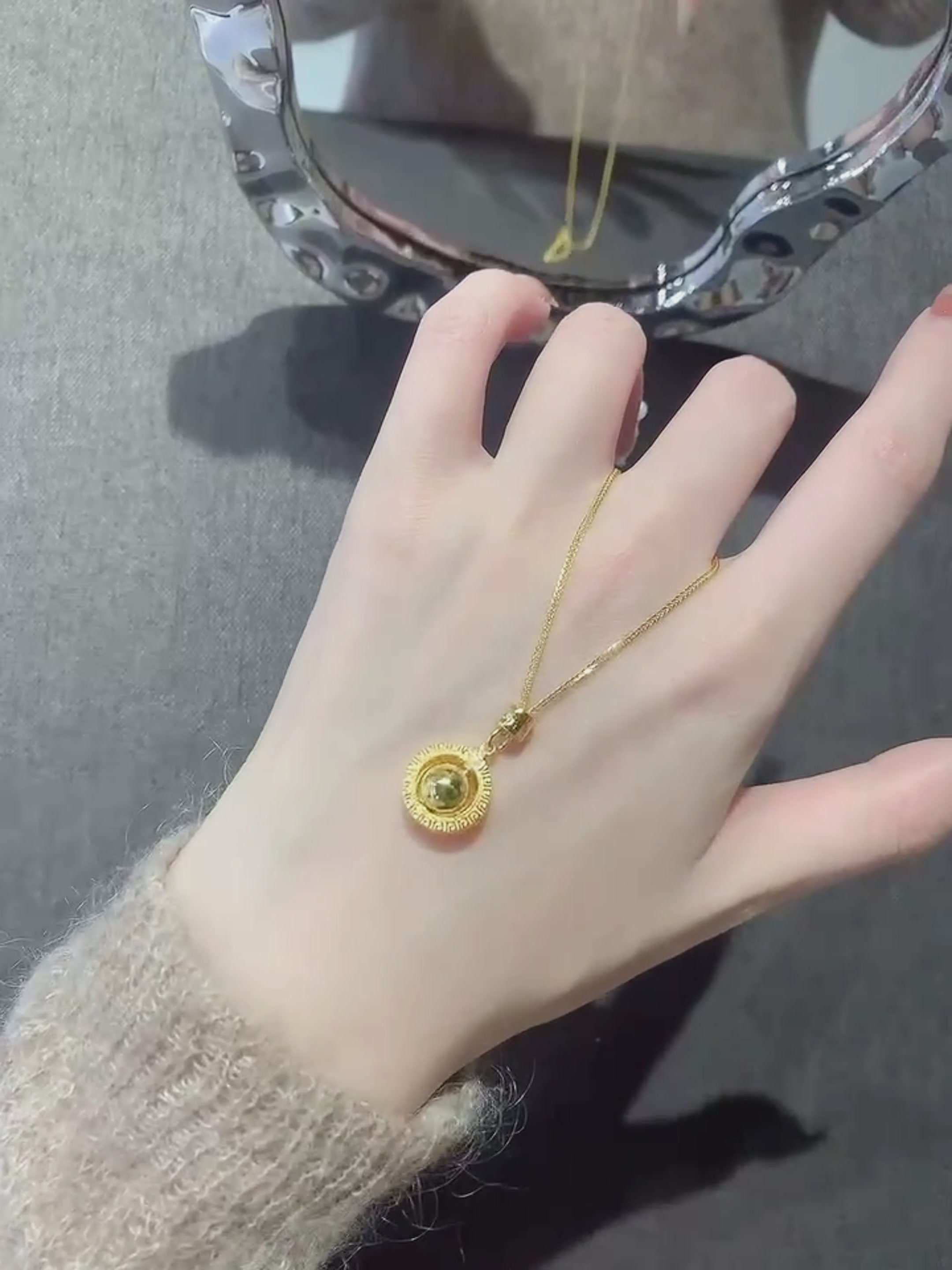 金六福吉祥S925银圆筒鸿福石项链：轻奢百搭的颈间臻品，值不值得入手？