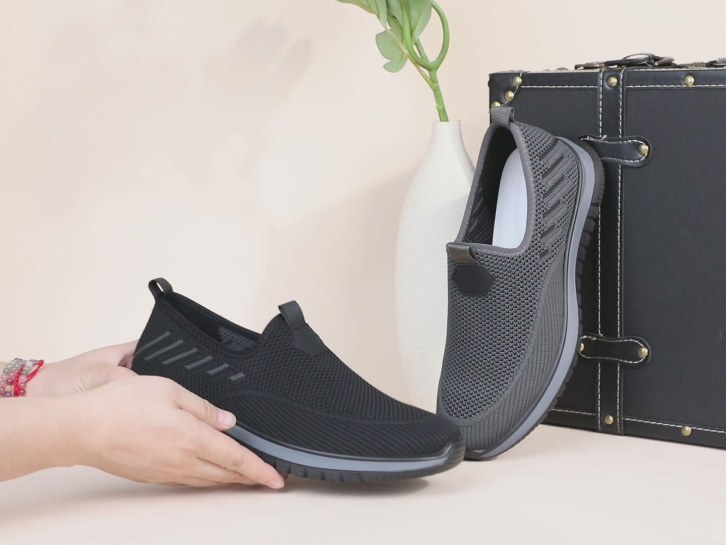 沙驰Sport一脚蹬网面鞋：是舒适神器还是智商税？