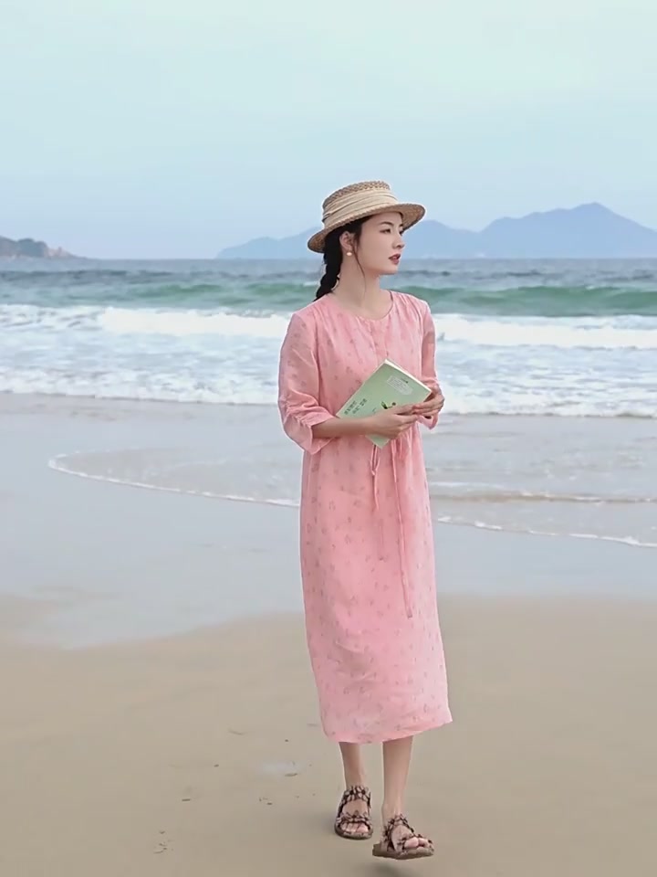 穿上这条苎麻裙，我仿佛成了行走的文艺片女主角