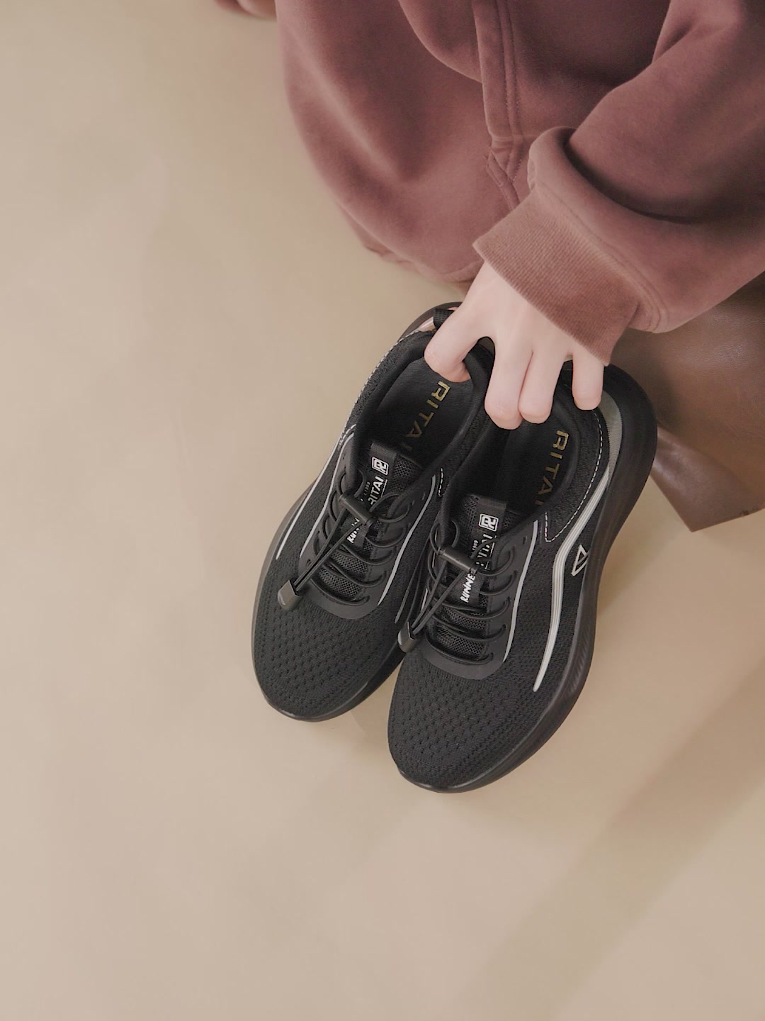 日泰ritai透气运动鞋：妈妈也能跑出少女感