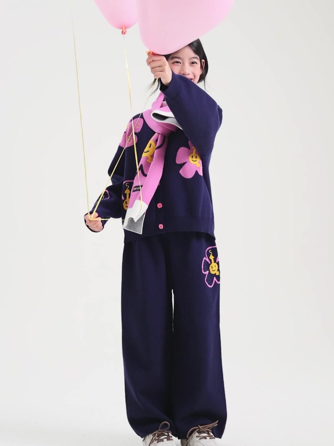 Barry Banny 太阳花半身裙：秋冬甜妹的轻盈魔法，还是“美丽冻人”的陷阱？