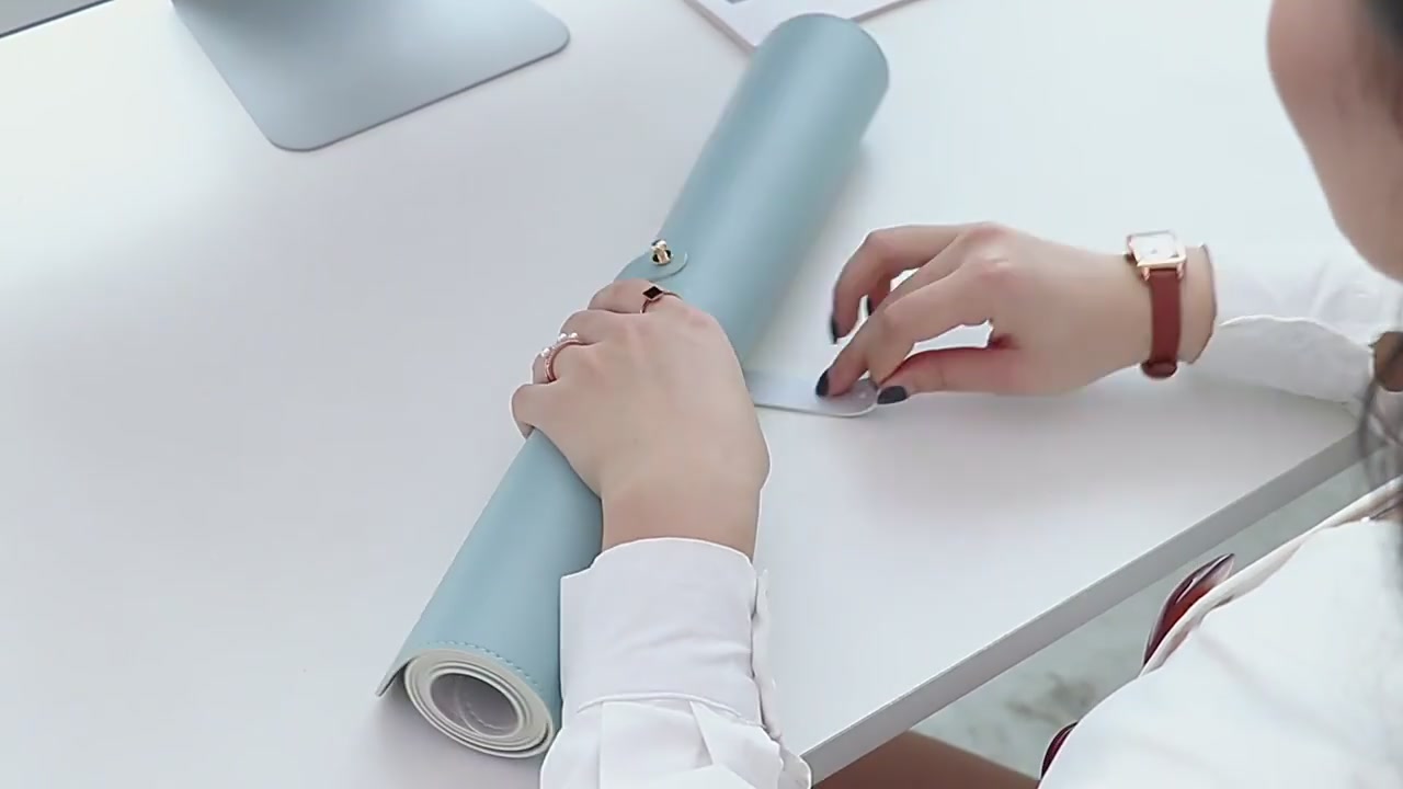 千百度C.BANNER 25新款男凉鞋测评：透气与时尚的完美结合，夏日户外必备！