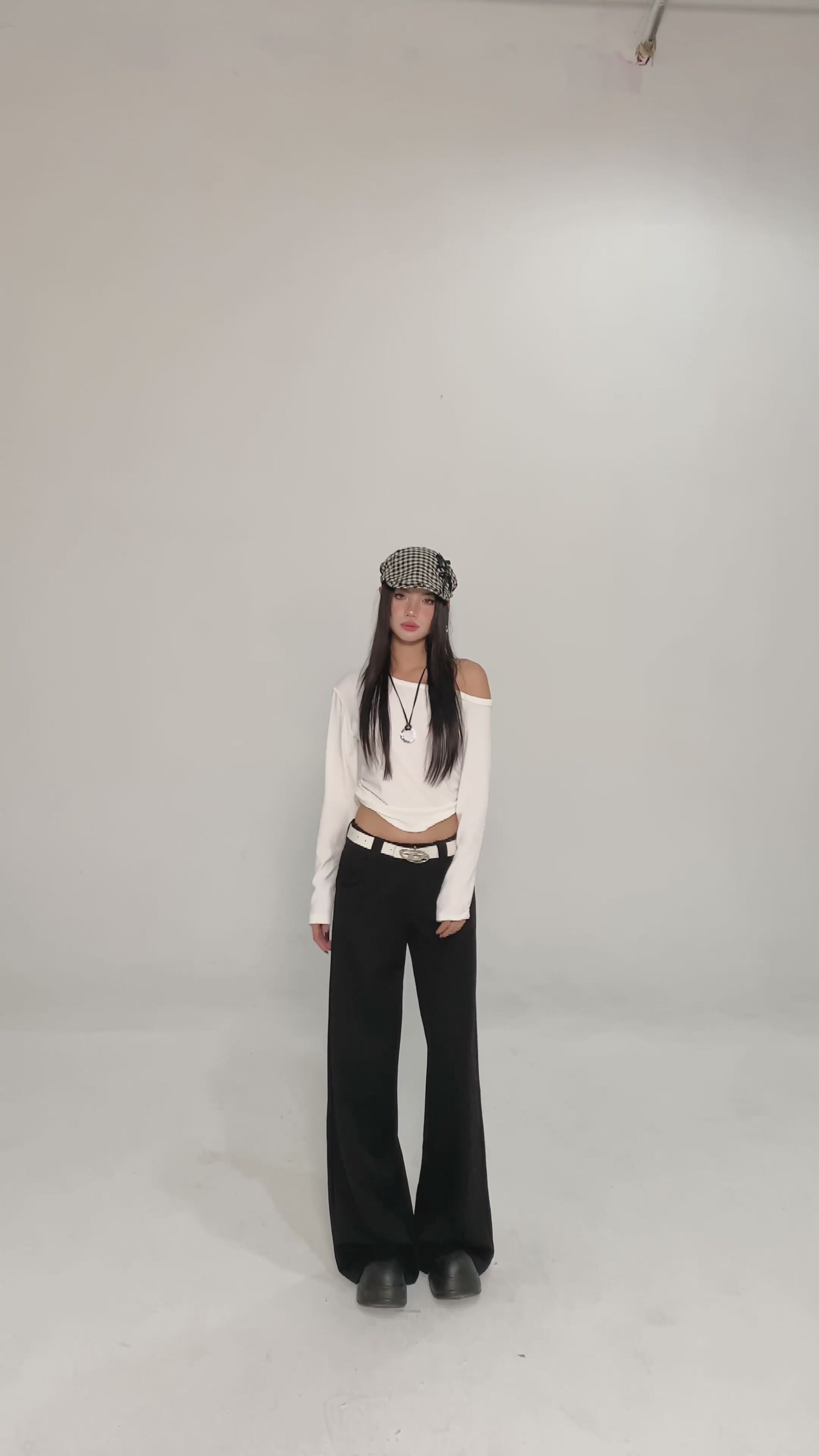 歌谛婕后翻盖黑裤：是潮人必备还是智商税？