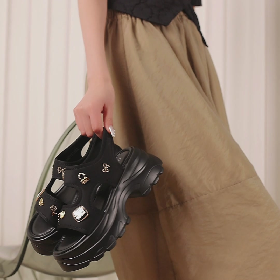 达芙妮厚底罗马凉鞋：是增高神器还是夏日累赘？