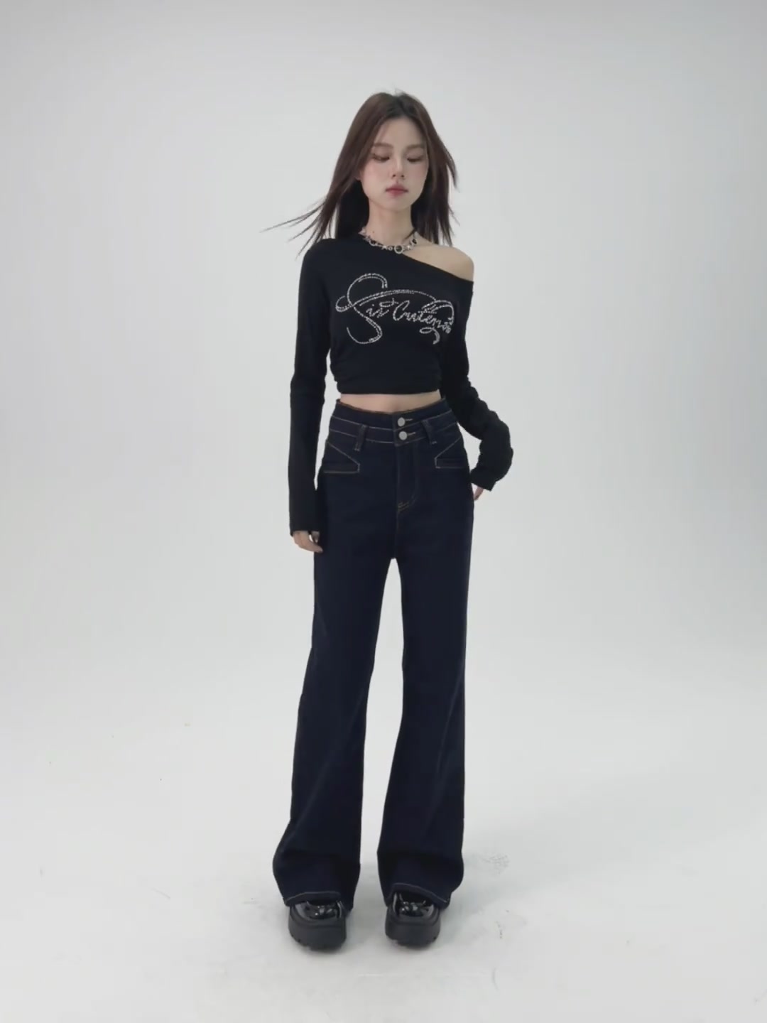 这条牛仔裤也太显腿长了吧！微喇叭设计绝了💙