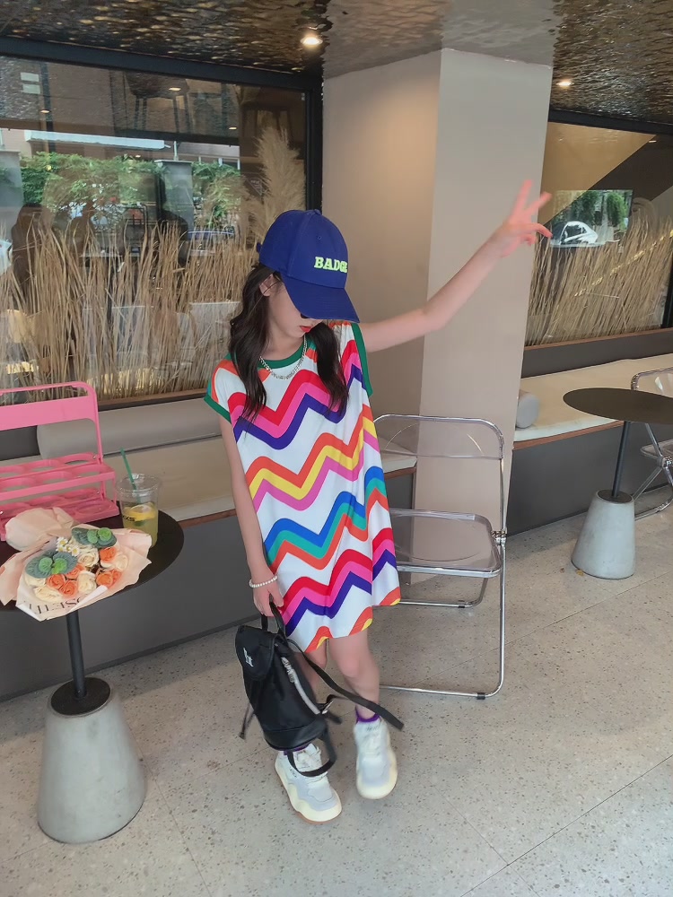 条纹冰丝裙测评：穿上它，我就是幼儿园最靓的崽！