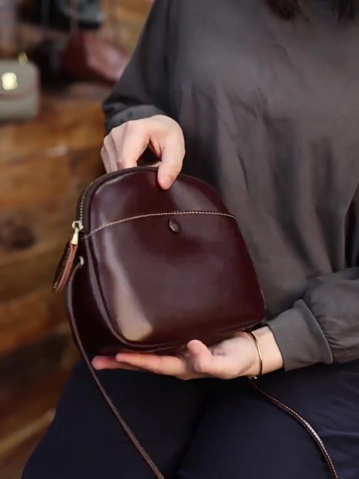 不到200块的真皮手机包！蕾拉小姐这款软皮斜挎包太香了！