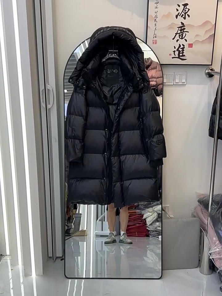 梦寰黑钻鹅绒羽绒服：一件让我在寒风中从容不迫的“黑金战袍”