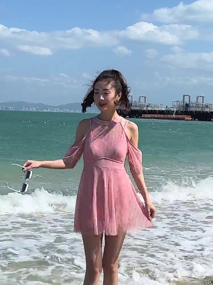 芭比BARBIE新款泳衣实测：遮肚显瘦是真的，但这点让我有点小纠结