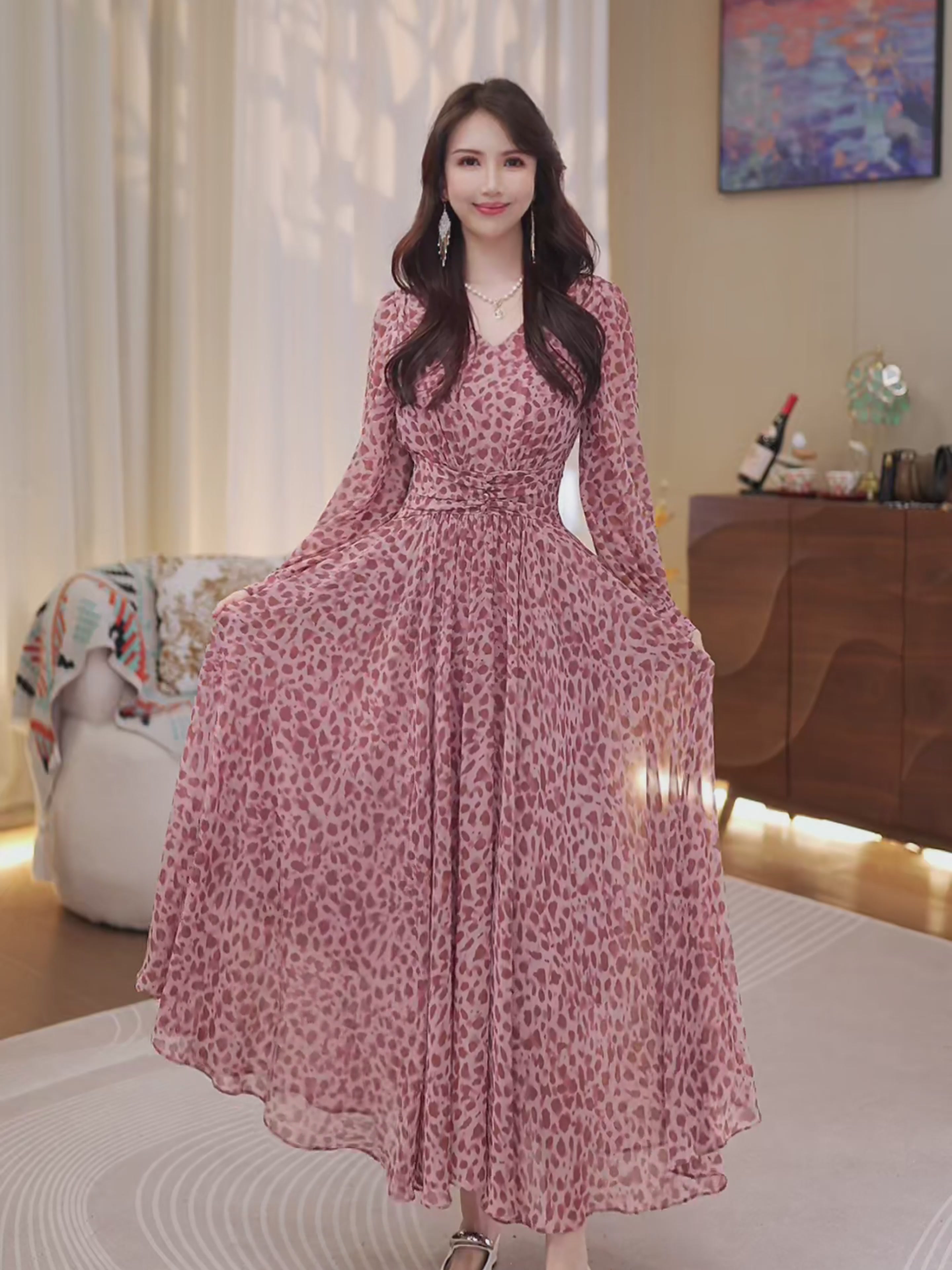 豹纹复古风回潮！兰瑟儿早秋连衣裙，优雅与野性的完美平衡