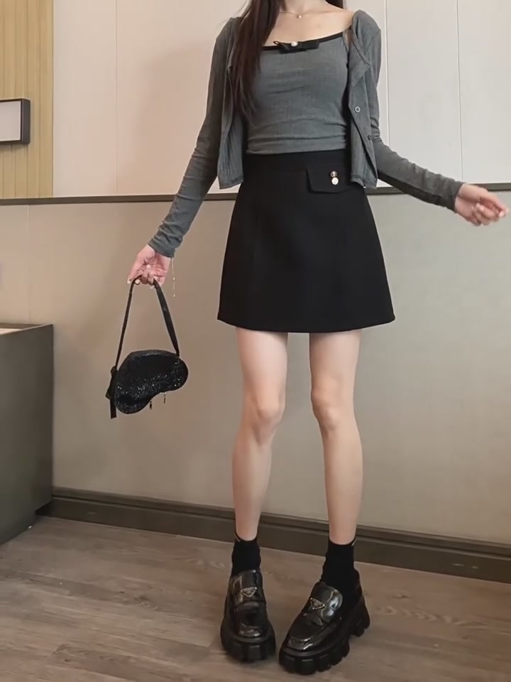 筱苮美拉德毛呢半身裙：小个子秋冬显瘦神器，亲测遮胯效果绝了！