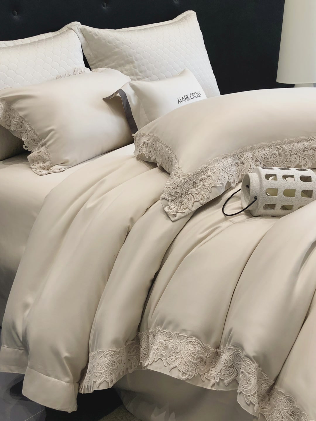 保睿利斯玛洛驰四件套：蕾丝与澳洲水羊绒的奢华邂逅，我的卧室升级记