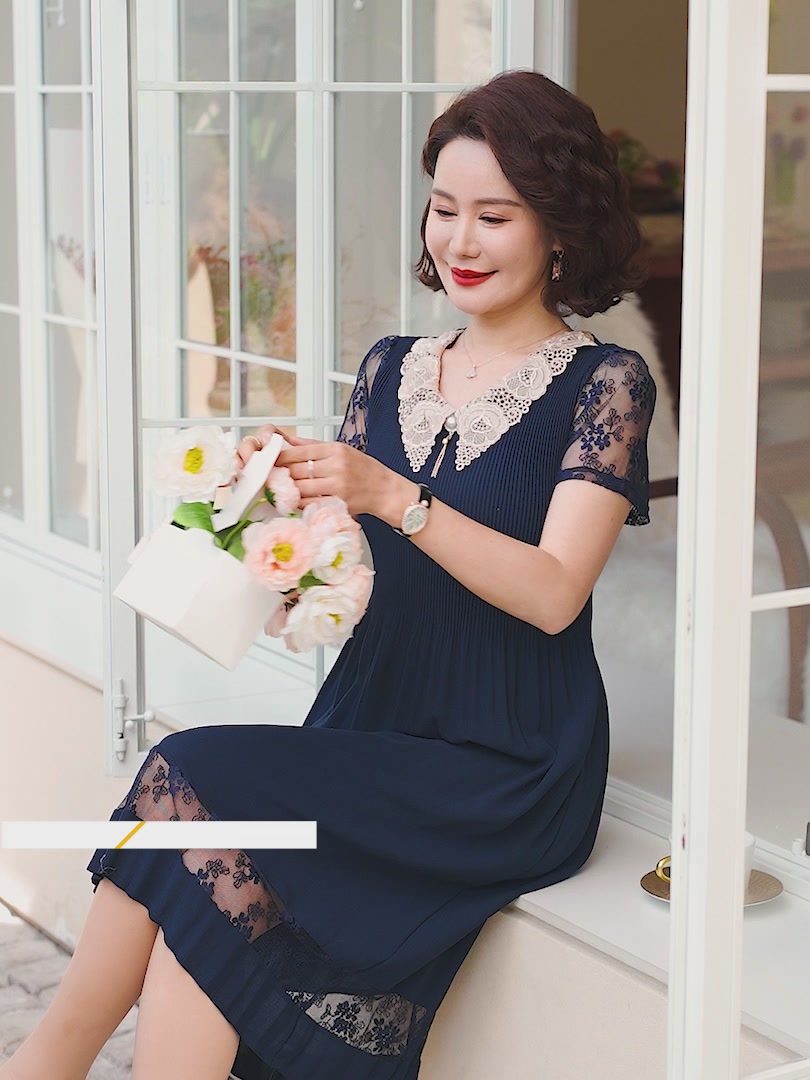 妈妈也能穿出少女感！这条蕾丝连衣裙太减龄了💕