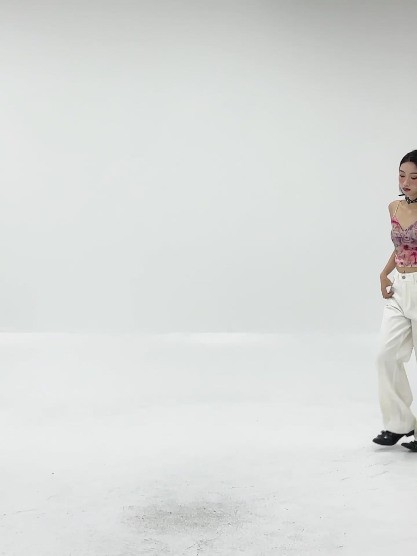 这条白色牛仔裤也太显腿长了吧！三防设计太实用了