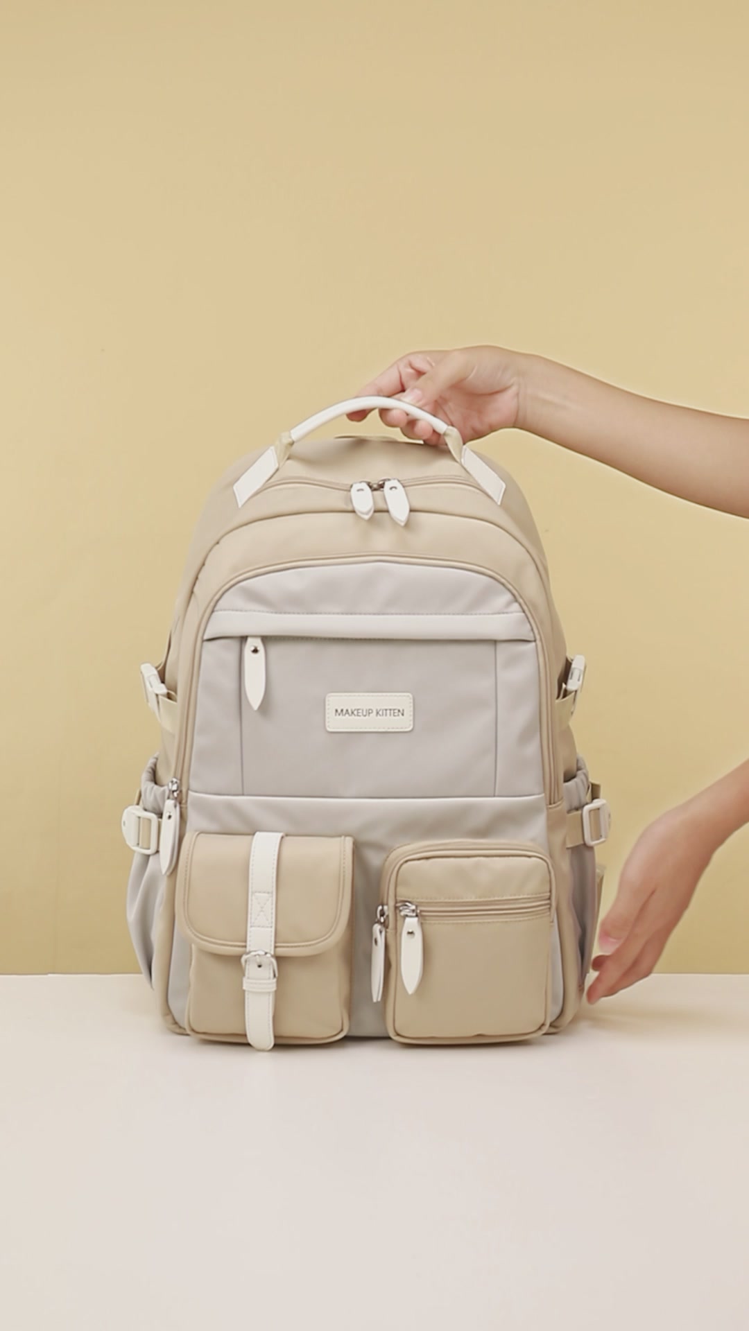 MAKEUP KITTEN双肩包：通勤上课的“喵星人”神器，868元值不值？