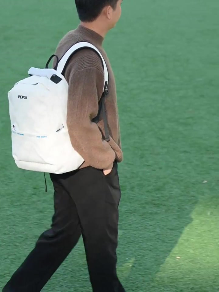 百事Pepsi百搭通勤包：699元的大容量双肩包，值不值得买？