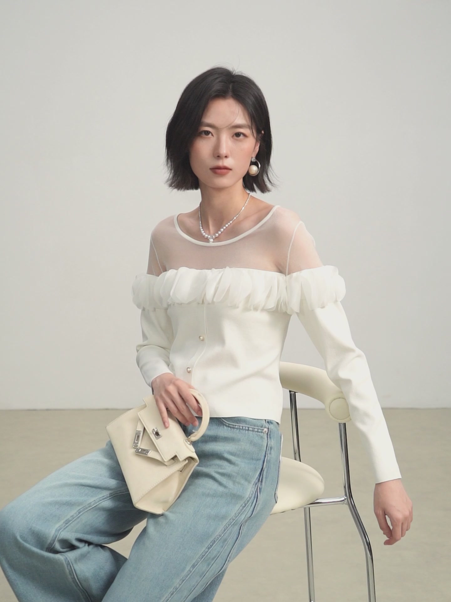 花瓣上衣穿搭分享 | 佧茜文这件拼接设计太绝了！