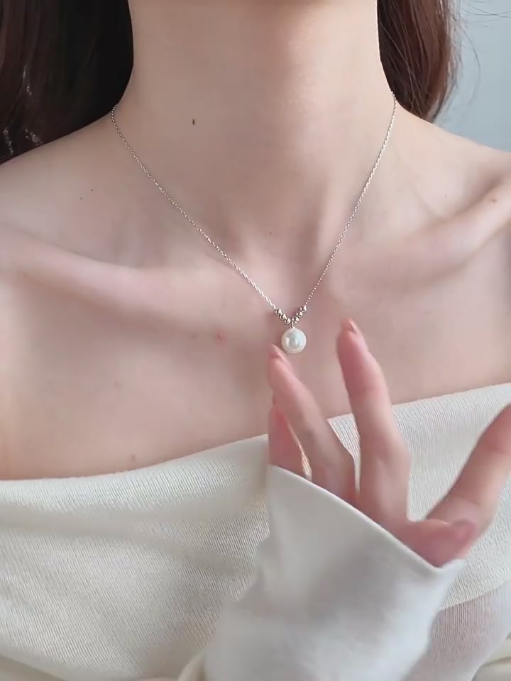 六合珍珠锁骨链：399元买到的轻奢高级感，是智商税还是真香警告？