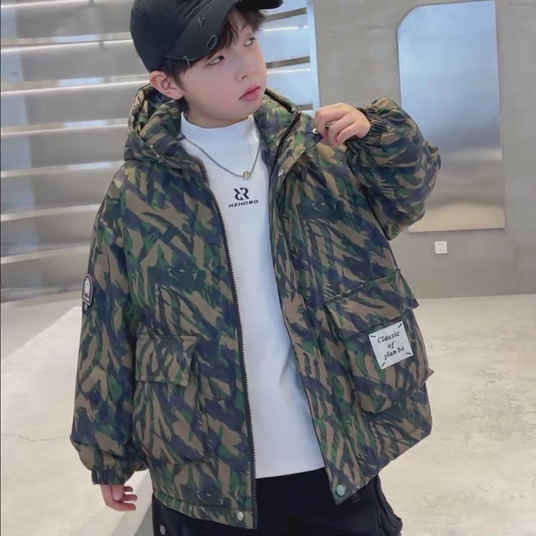 妈妈们看过来！这款迷彩羽绒棉服，我家熊孩子穿了一冬天都没腻！