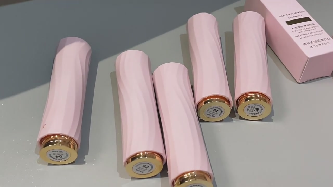 倩妆楚楚雾面口红：伪素颜神器还是智商税？