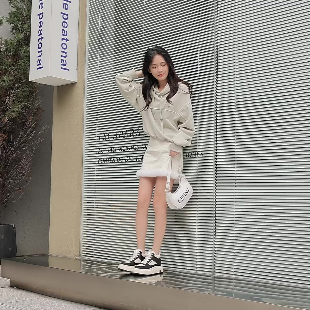 达芙妮厚底松糕鞋：冬季增高神器还是笨重雷品？亲测优缺点大揭秘！