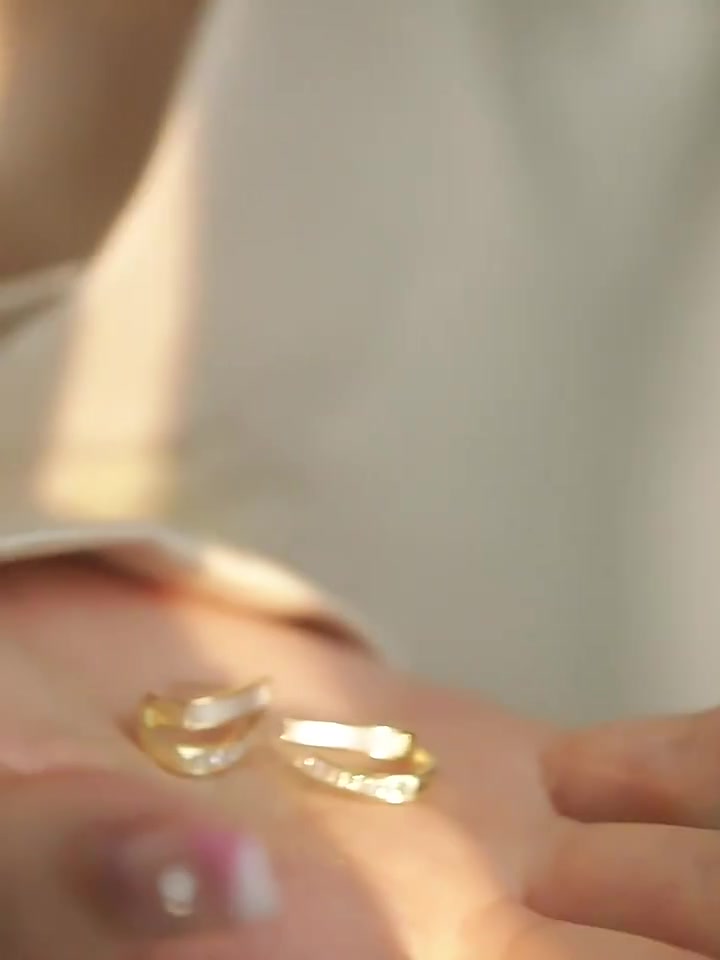 2026年新款双层耳钉：简约不简单，高级感拉满的耳饰新宠