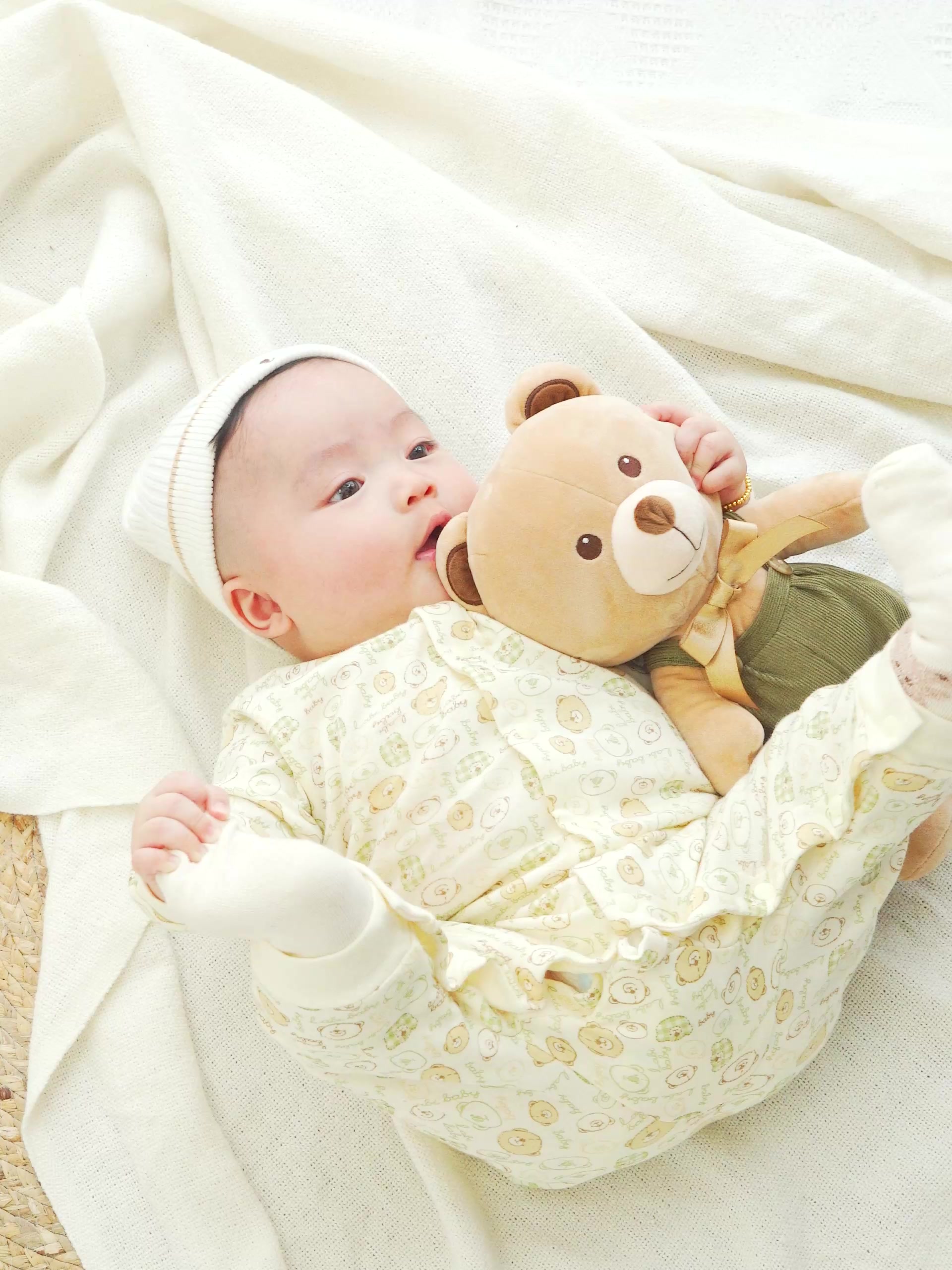 新手妈妈必看！拉比连体衣两件装，宝宝舒适又可爱