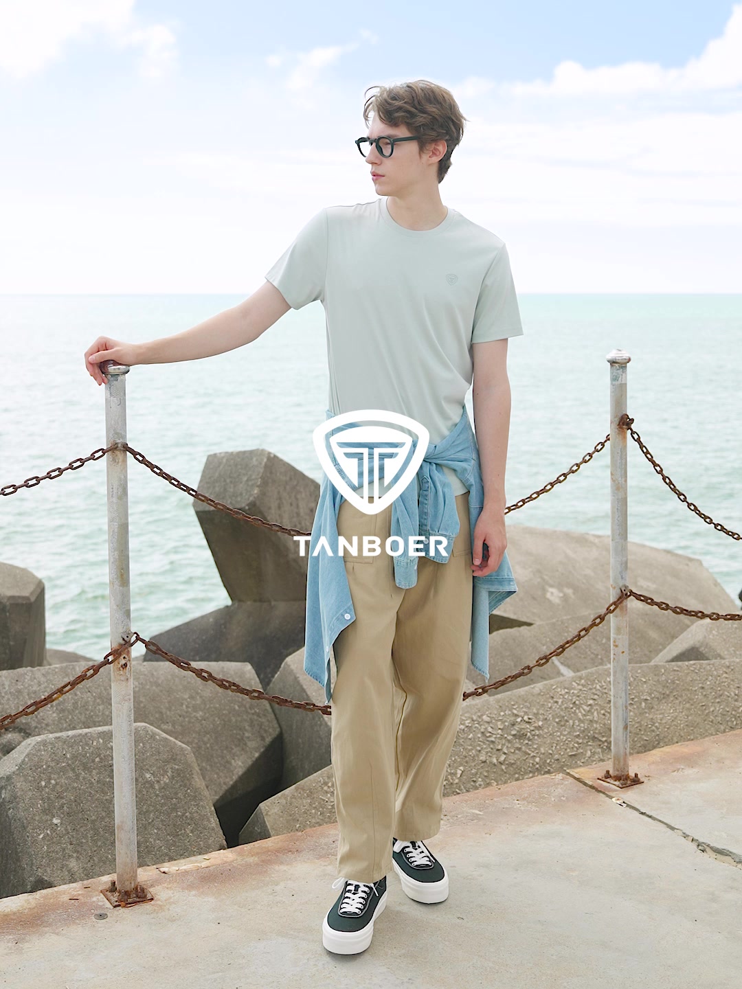 李宁儿童YOUNG跑步鞋：轻到飞起，但别指望它能陪你跑马拉松